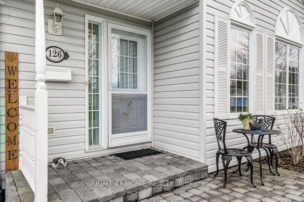 Photo 4 of 126 Glenariff Drive, Hamilton, Rural Flamborough — HOMEH