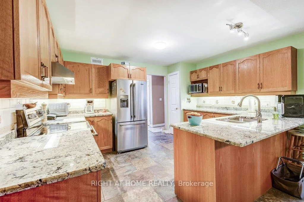 Photo 11 of 126 Glenariff Drive, Hamilton, Rural Flamborough — HOMEH