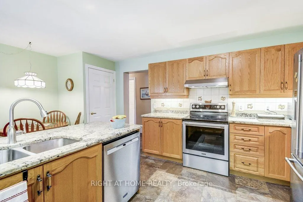 Photo 14 of 126 Glenariff Drive, Hamilton, Rural Flamborough — HOMEH