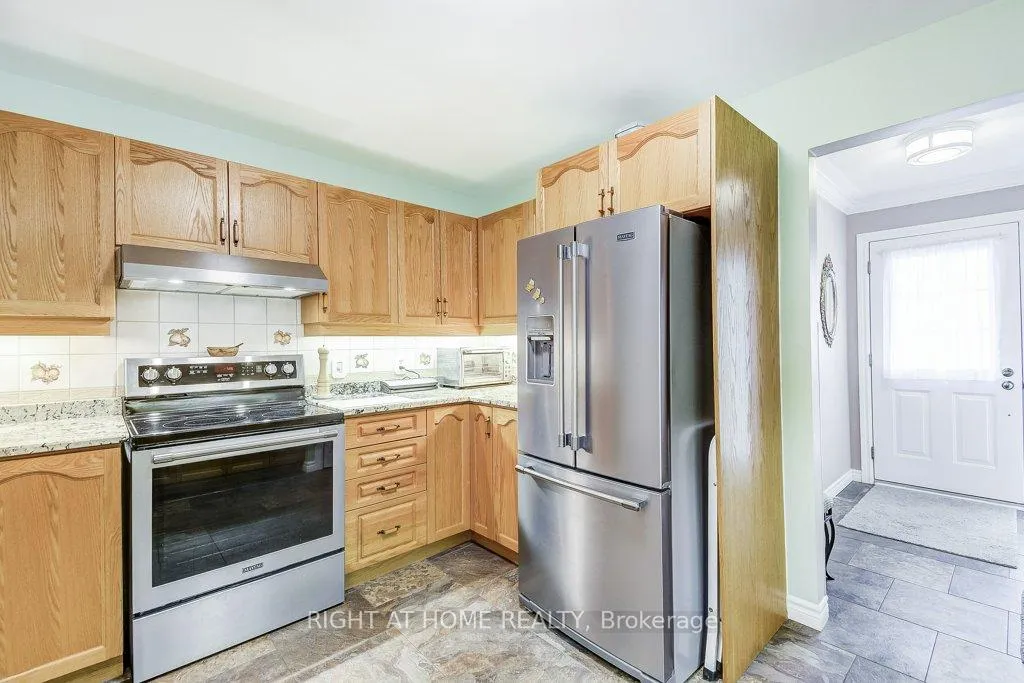 Photo 15 of 126 Glenariff Drive, Hamilton, Rural Flamborough — HOMEH