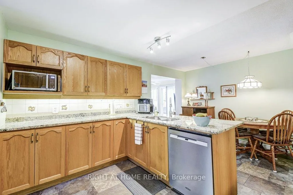 Photo 16 of 126 Glenariff Drive, Hamilton, Rural Flamborough — HOMEH