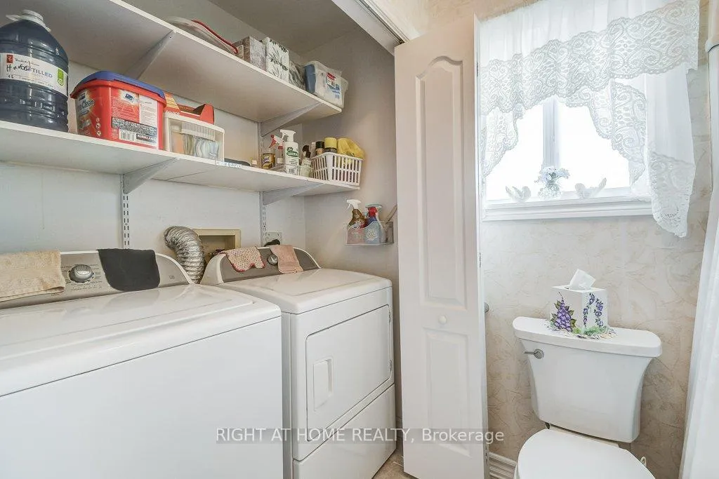 Photo 19 of 126 Glenariff Drive, Hamilton, Rural Flamborough — HOMEH