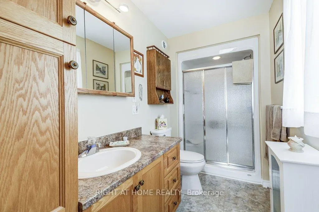 Photo 23 of 126 Glenariff Drive, Hamilton, Rural Flamborough — HOMEH