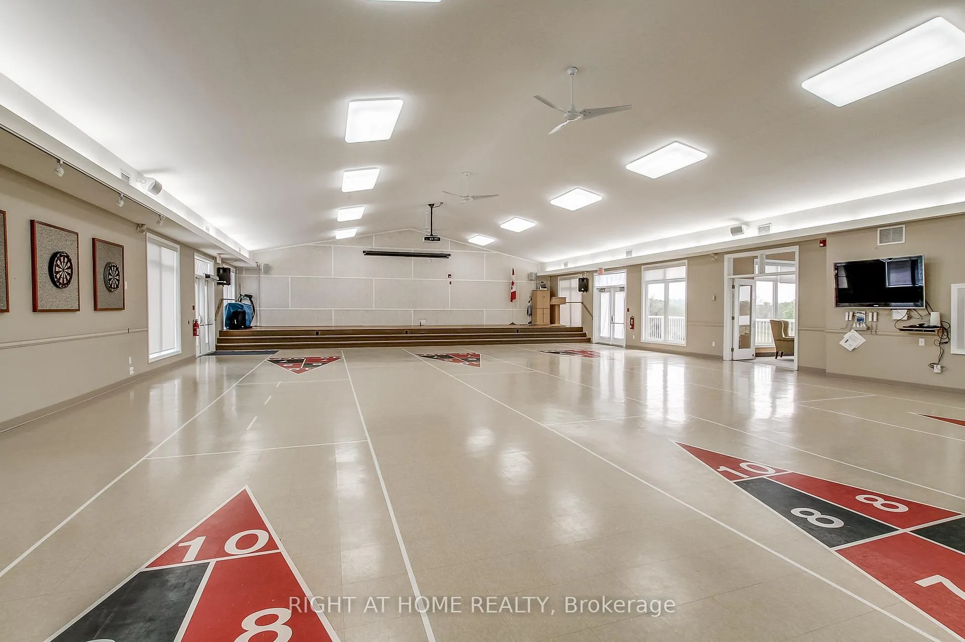 Photo 43 of 126 Glenariff Drive, Hamilton, Rural Flamborough — HOMEH