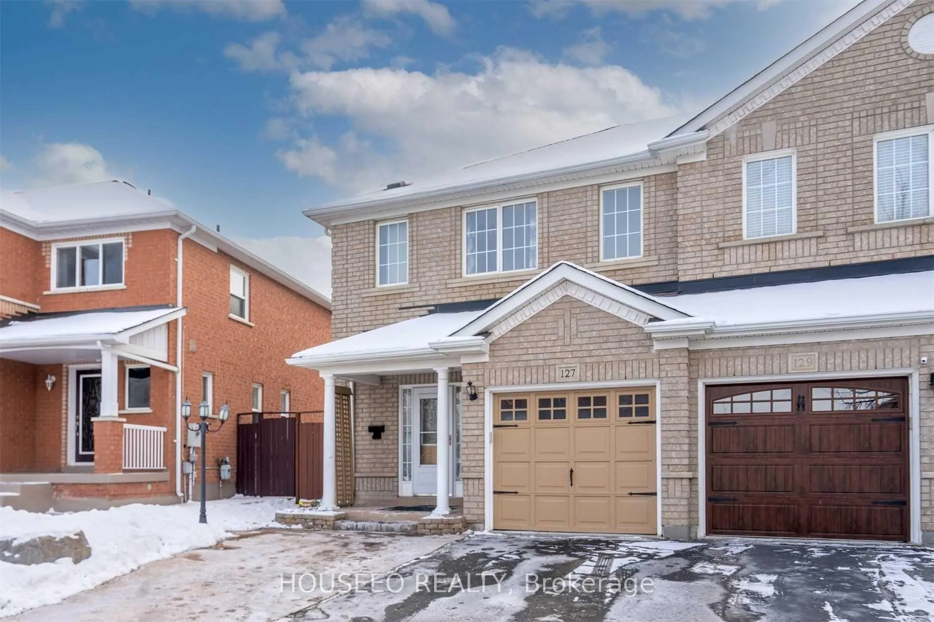Photo 2 of 127 Farthingale Crescent, Brampton, Fletcher's Meadow — HOMEH