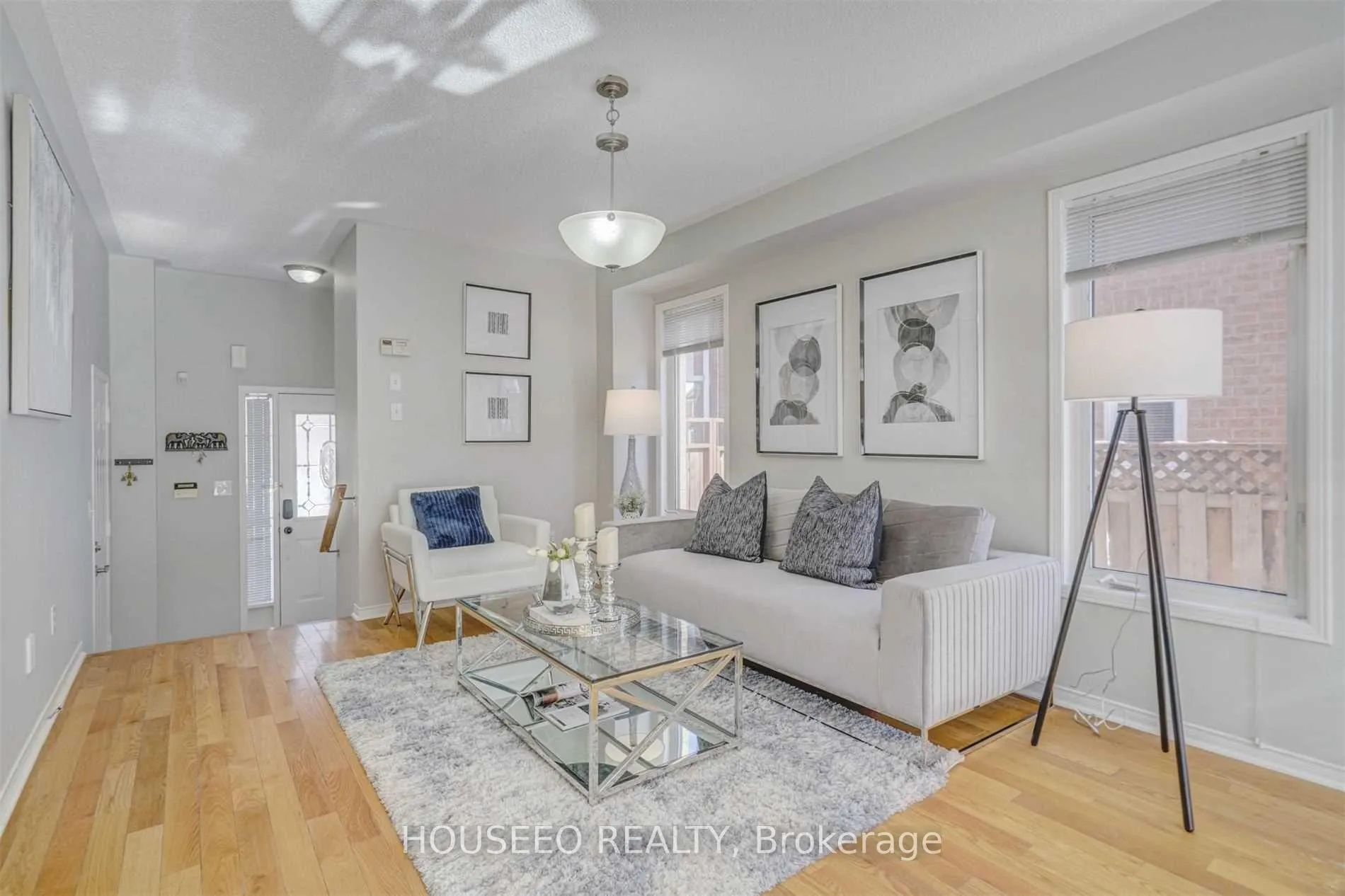 Photo 4 of 127 Farthingale Crescent, Brampton, Fletcher's Meadow — HOMEH