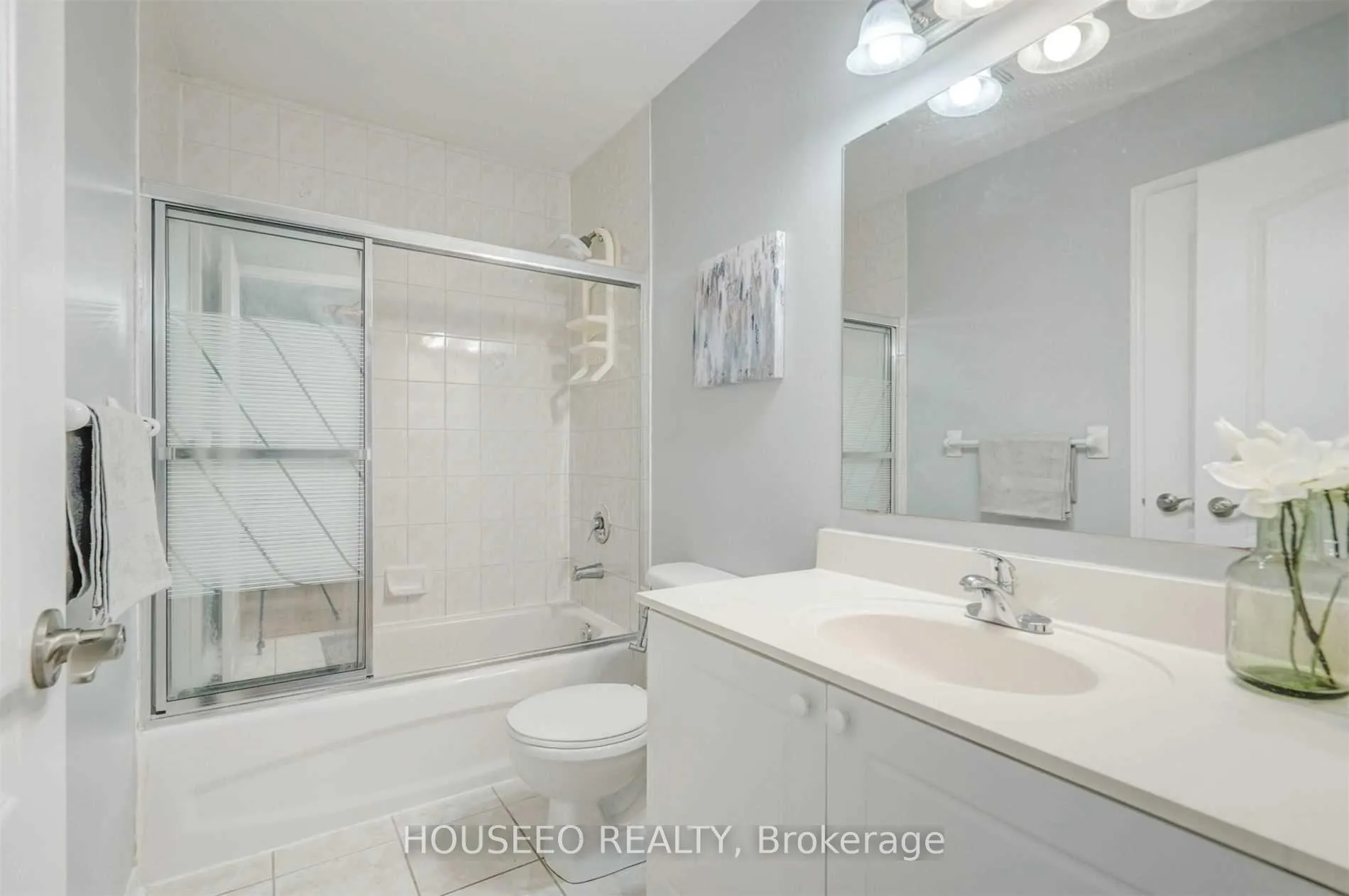 Photo 19 of 127 Farthingale Crescent, Brampton, Fletcher's Meadow — HOMEH