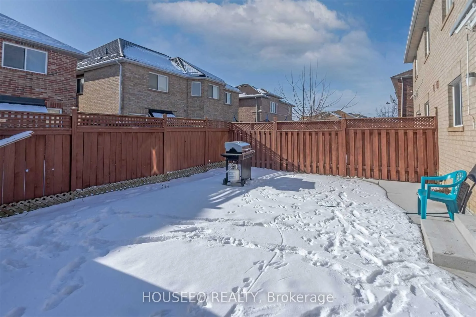 Photo 21 of 127 Farthingale Crescent, Brampton, Fletcher's Meadow — HOMEH