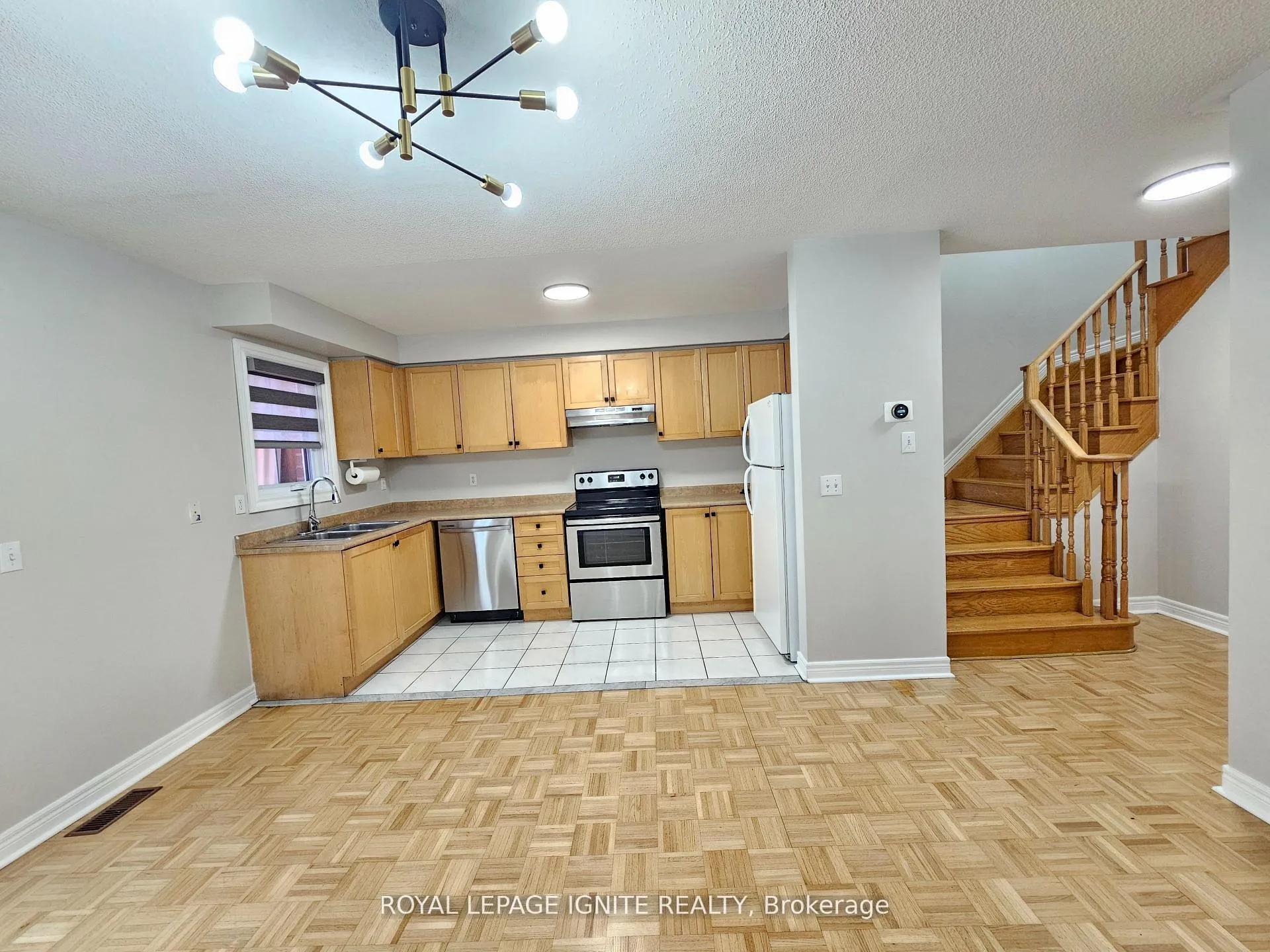 Photo 6 of 83 Checkerberry Crescent, Brampton, Sandringham-Wellington — HOMEH