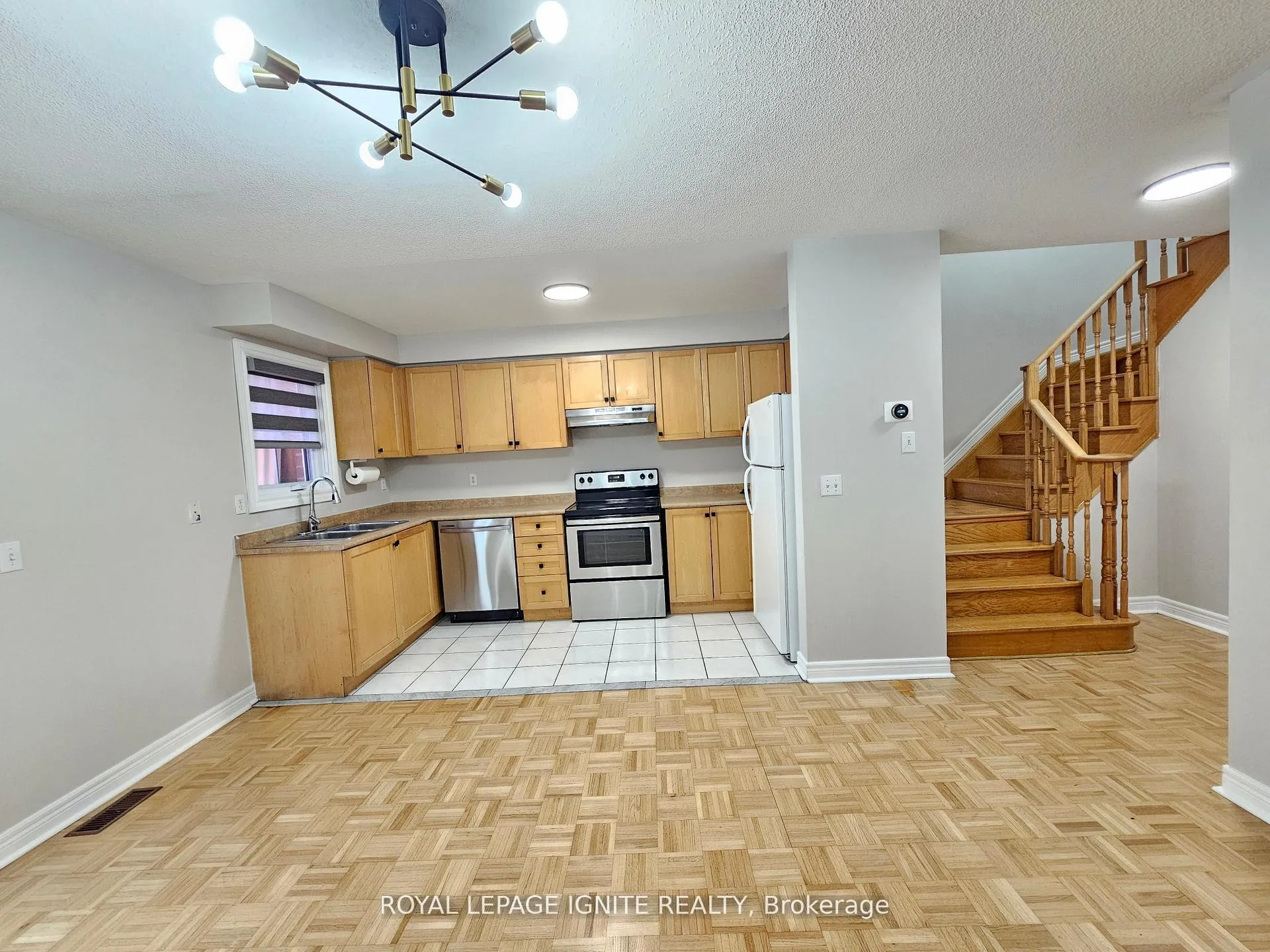 Photo 15 of 83 Checkerberry Crescent, Brampton, Sandringham-Wellington — HOMEH