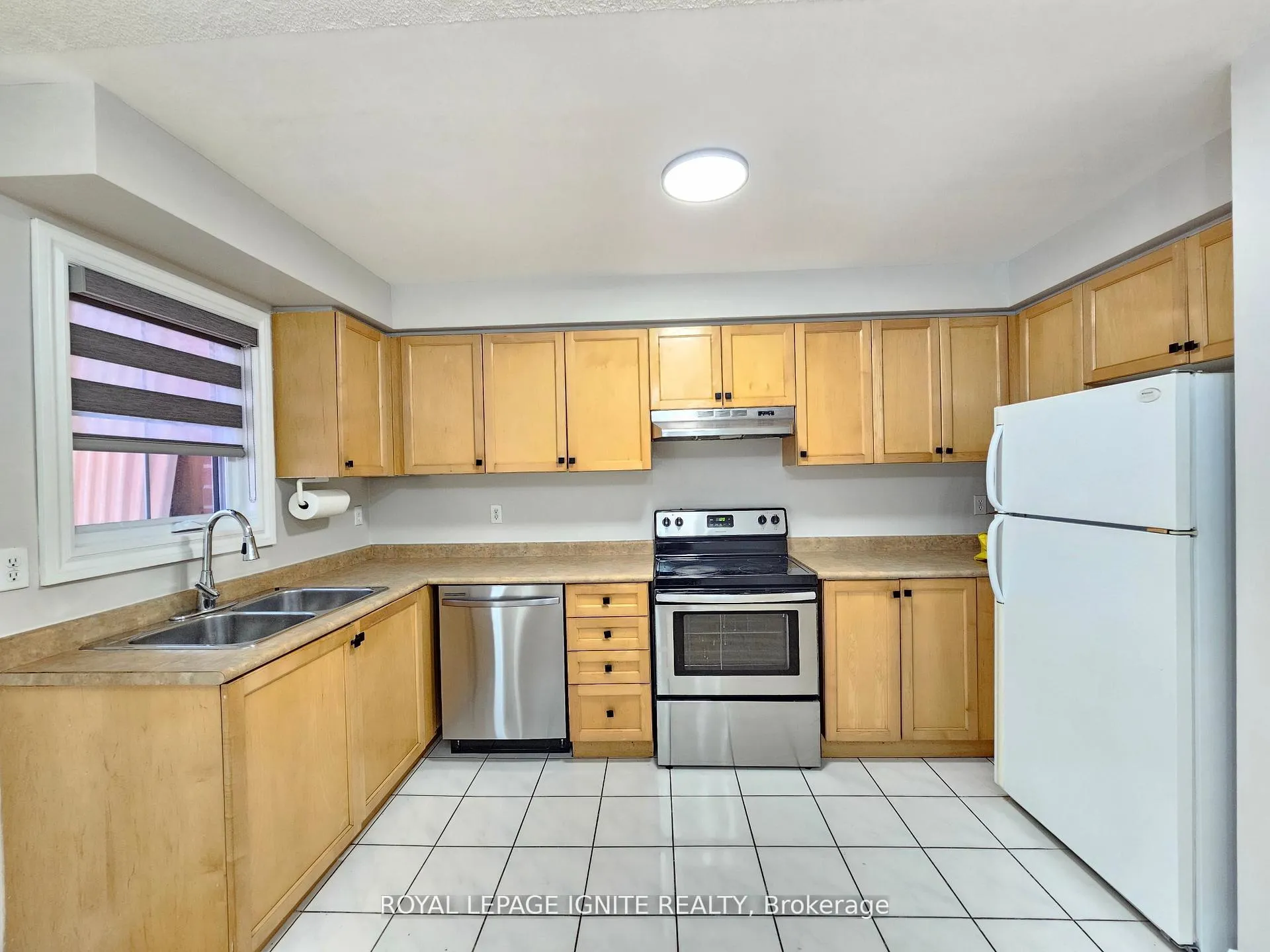 Photo 16 of 83 Checkerberry Crescent, Brampton, Sandringham-Wellington — HOMEH