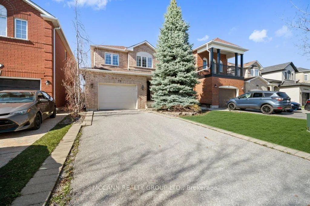 Photo 2 of 75 Shetland Crescent, Vaughan, Maple — HOMEH