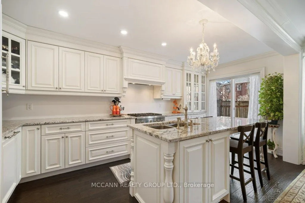 Photo 12 of 75 Shetland Crescent, Vaughan, Maple — HOMEH