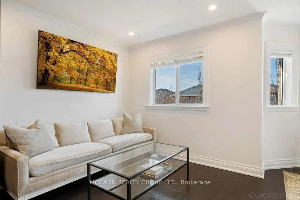 Photo 18 of 75 Shetland Crescent, Vaughan, Maple — HOMEH