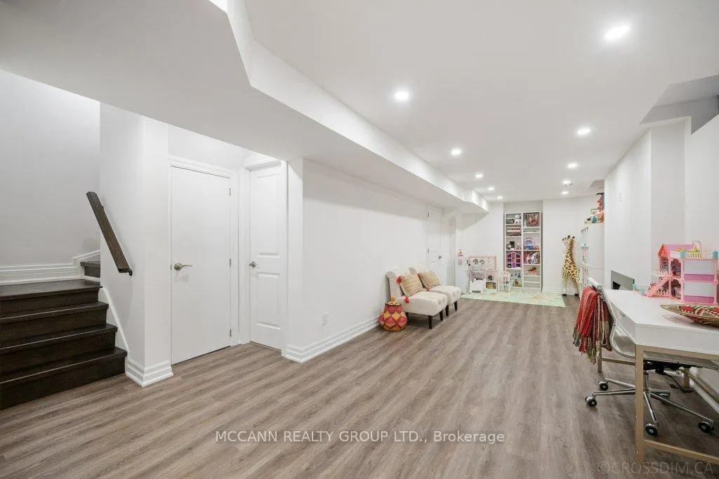 Photo 26 of 75 Shetland Crescent, Vaughan, Maple — HOMEH