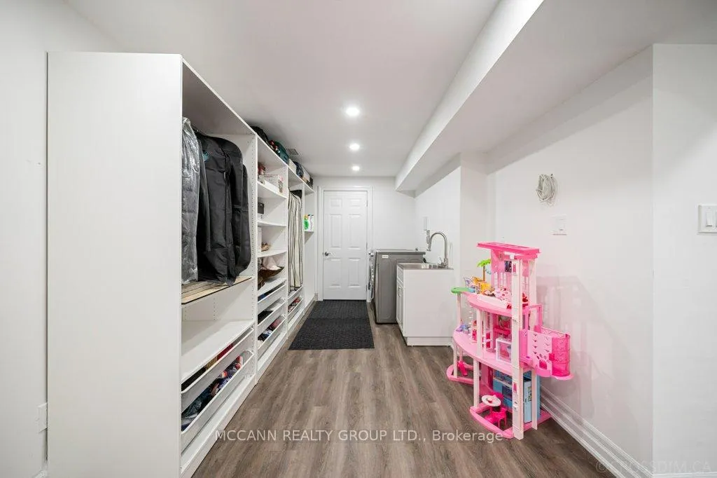 Photo 27 of 75 Shetland Crescent, Vaughan, Maple — HOMEH