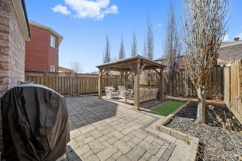 Photo 32 of 75 Shetland Crescent, Vaughan, Maple — HOMEH