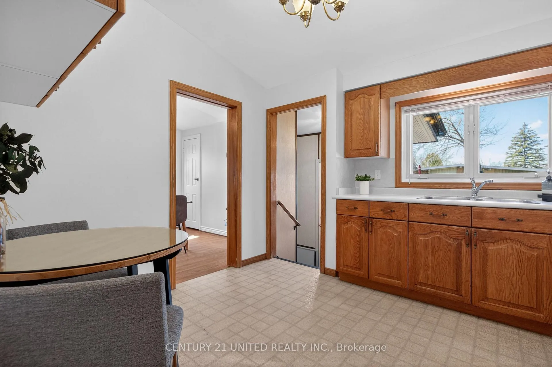 Photo 15 of 1288 Algonquin Boulevard, Peterborough, Northcrest Ward 5 — HOMEH