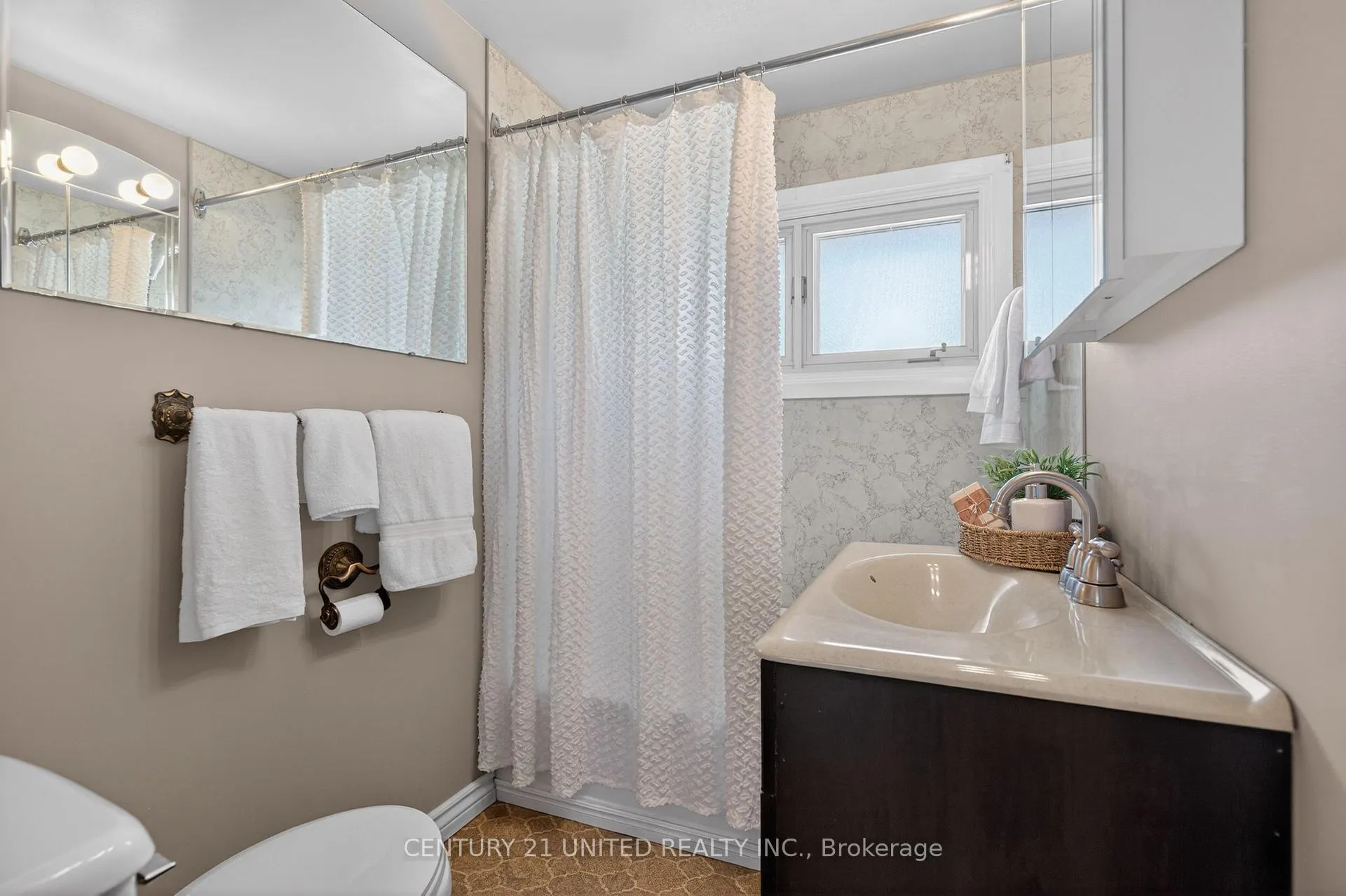 Photo 25 of 1288 Algonquin Boulevard, Peterborough, Northcrest Ward 5 — HOMEH