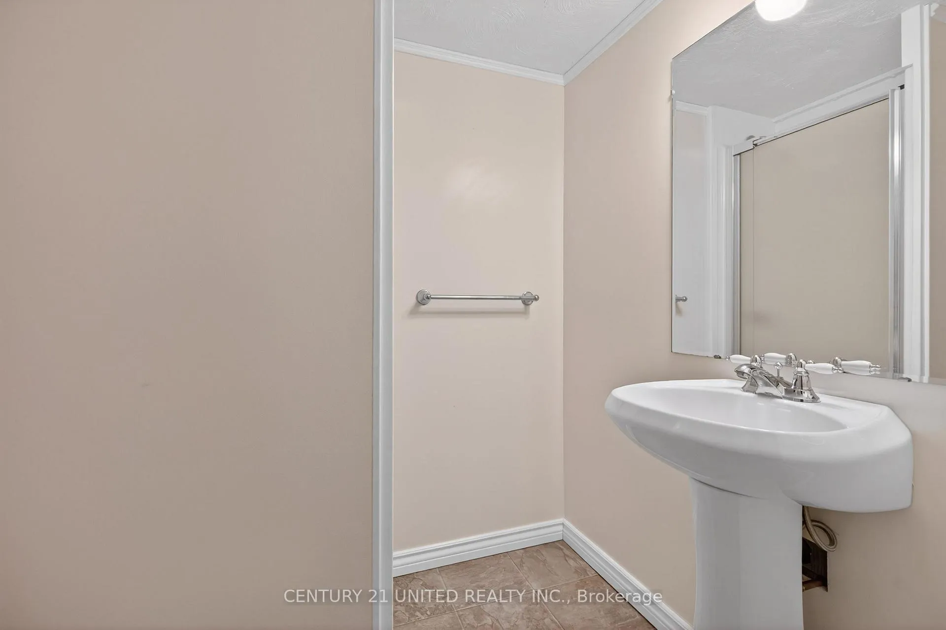 Photo 35 of 1288 Algonquin Boulevard, Peterborough, Northcrest Ward 5 — HOMEH