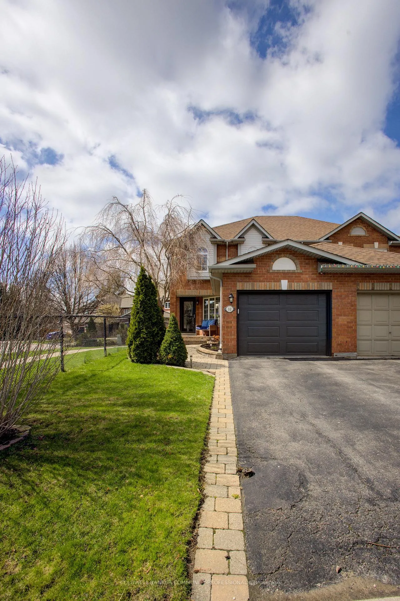 Photo 1 of 32 Mcclure Court, Halton Hills, Georgetown — HOMEH
