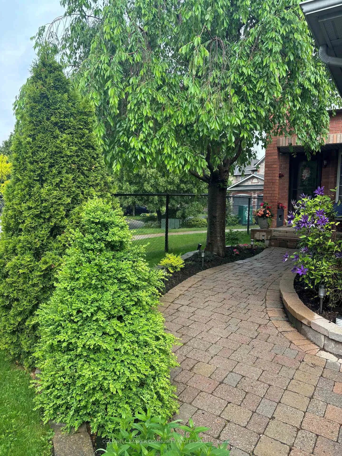 Photo 8 of 32 Mcclure Court, Halton Hills, Georgetown — HOMEH