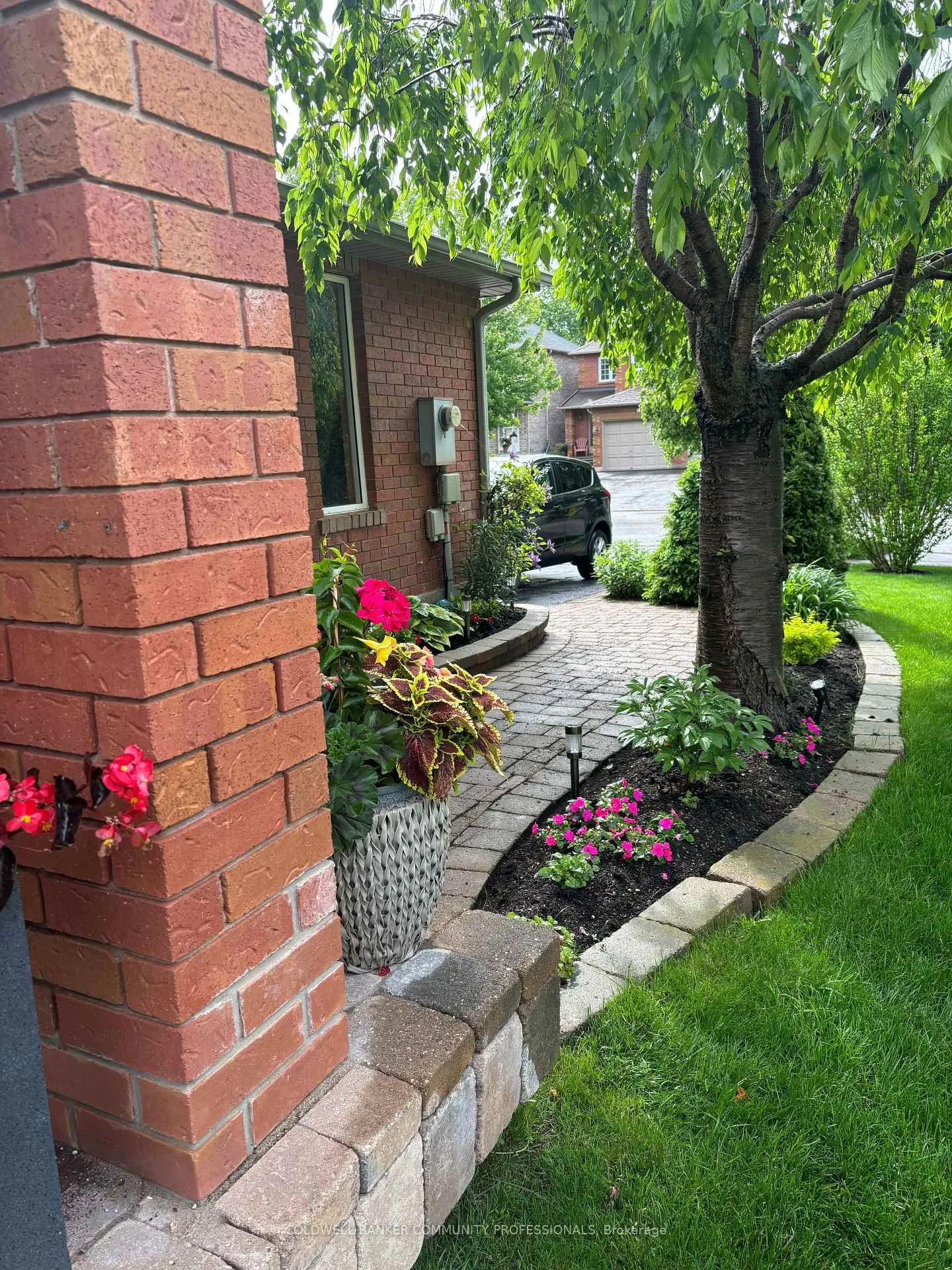 Photo 9 of 32 Mcclure Court, Halton Hills, Georgetown — HOMEH