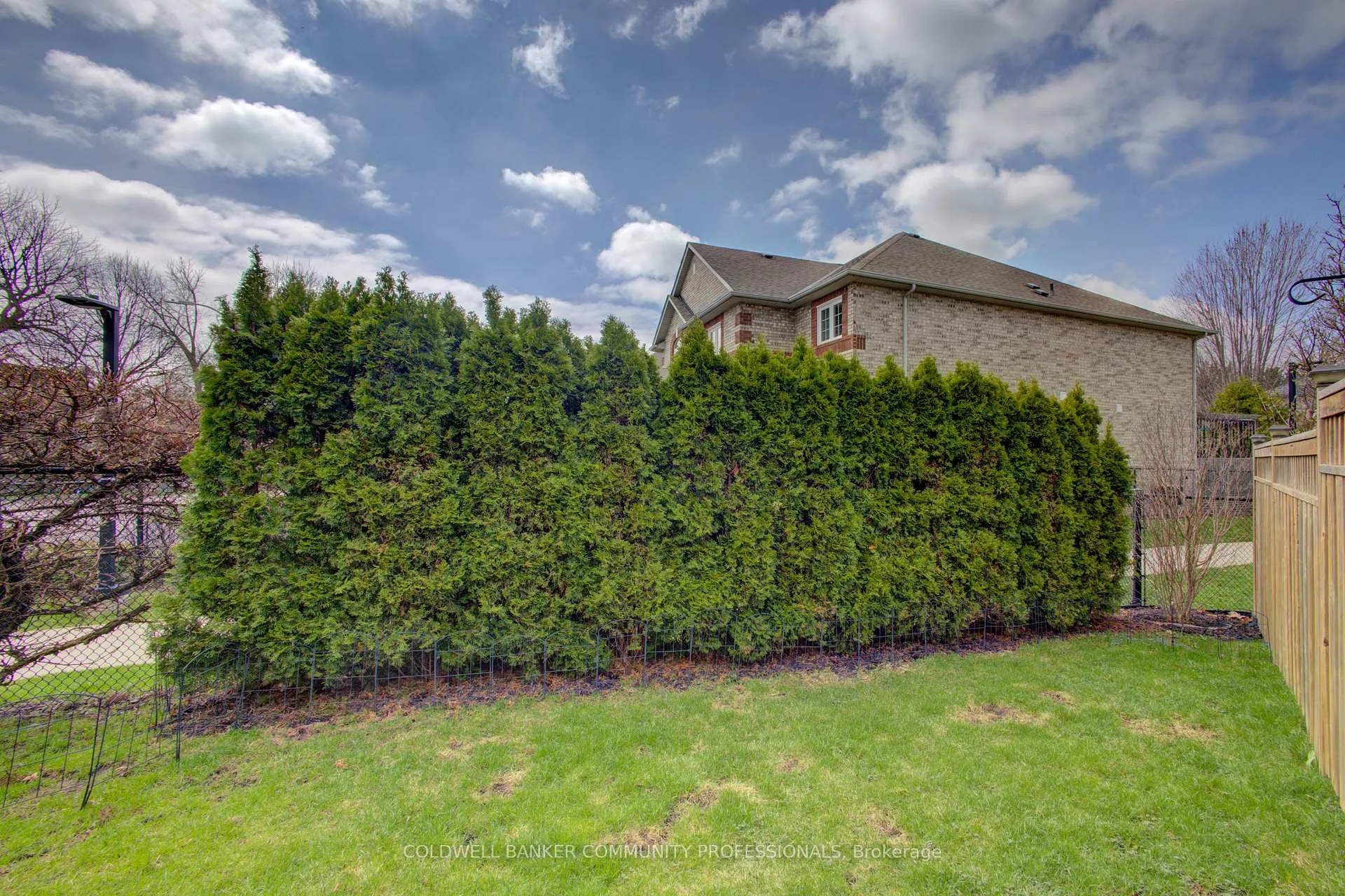Photo 42 of 32 Mcclure Court, Halton Hills, Georgetown — HOMEH
