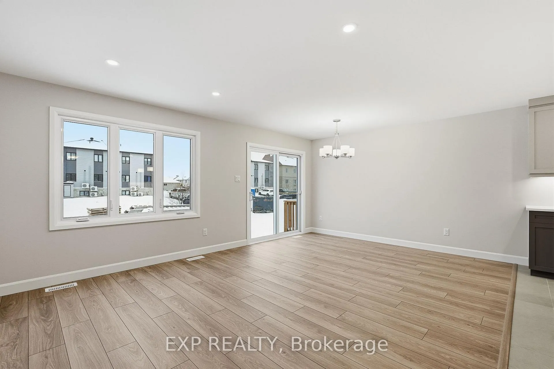 Photo 6 of 247 Sumac Crescent Street, The Nation, Limoges — HOMEH