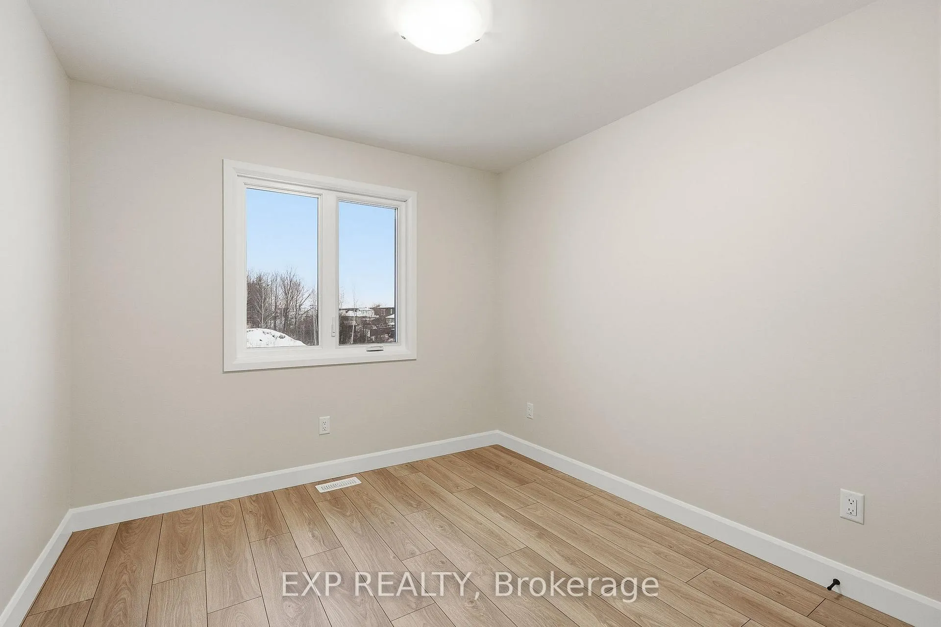 Photo 9 of 247 Sumac Crescent Street, The Nation, Limoges — HOMEH