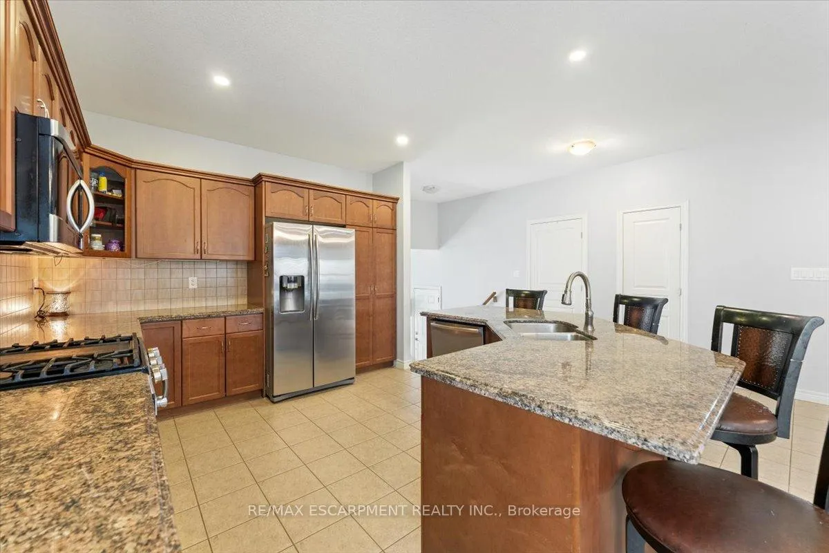 Photo 10 of 66 Magnificent Way, Hamilton, Binbrook — HOMEH