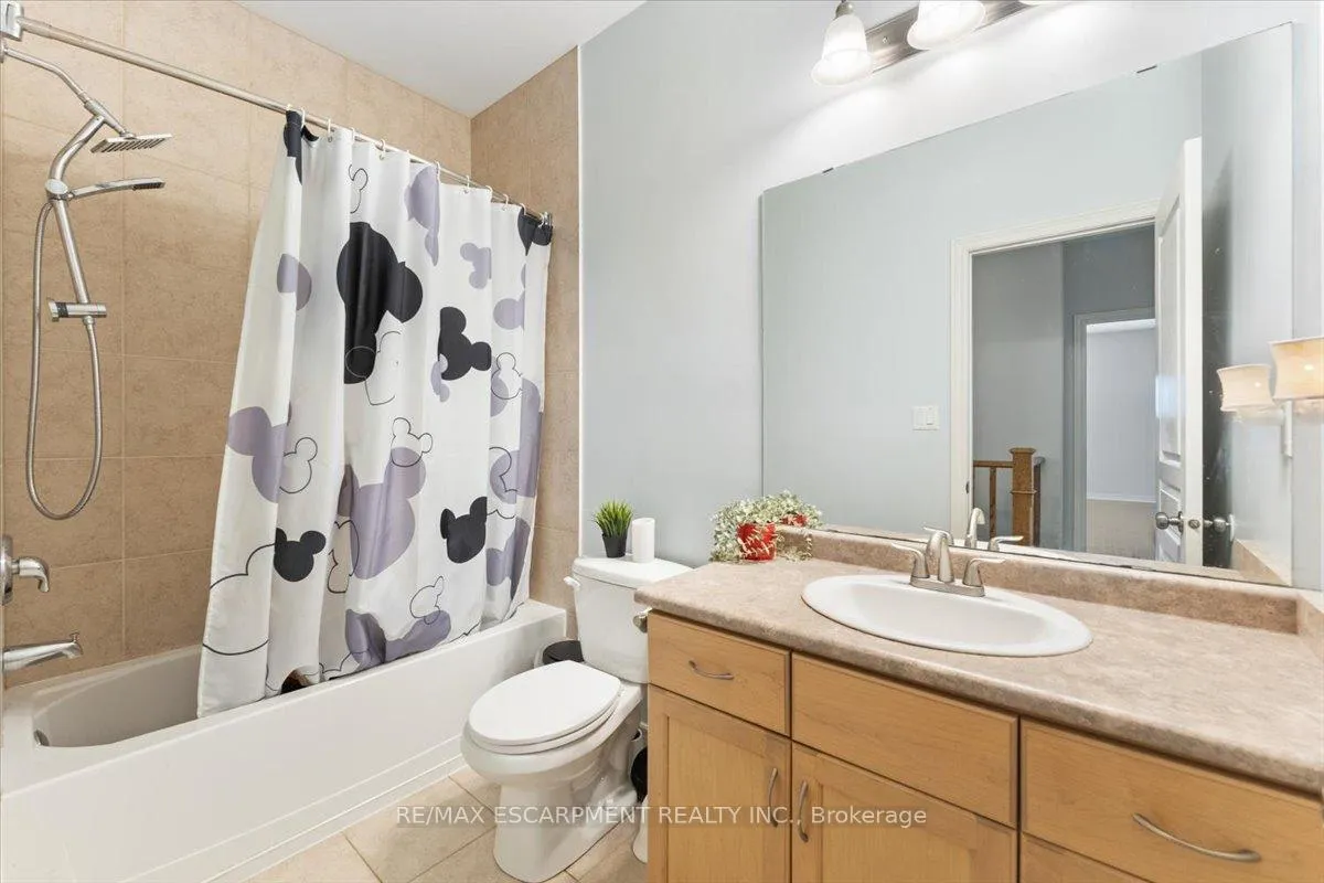Photo 19 of 66 Magnificent Way, Hamilton, Binbrook — HOMEH