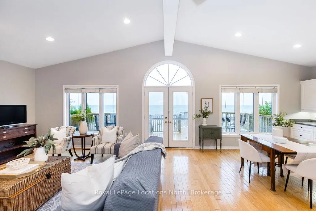 Photo 7 of 46 William Avenue, Wasaga Beach — HOMEH