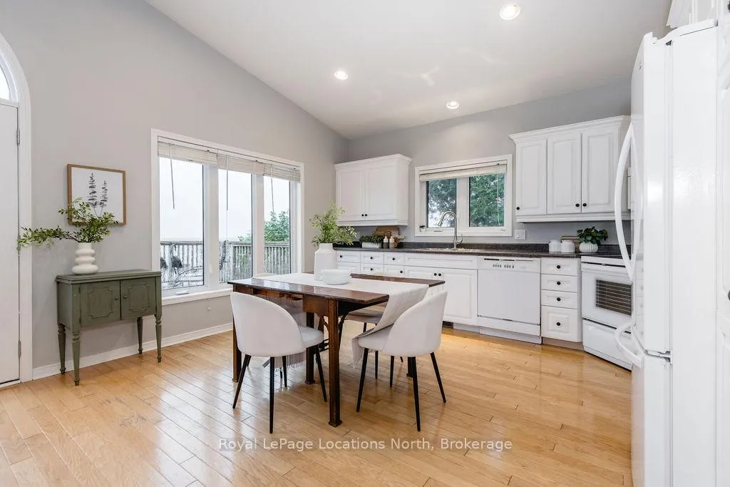 Photo 13 of 46 William Avenue, Wasaga Beach — HOMEH