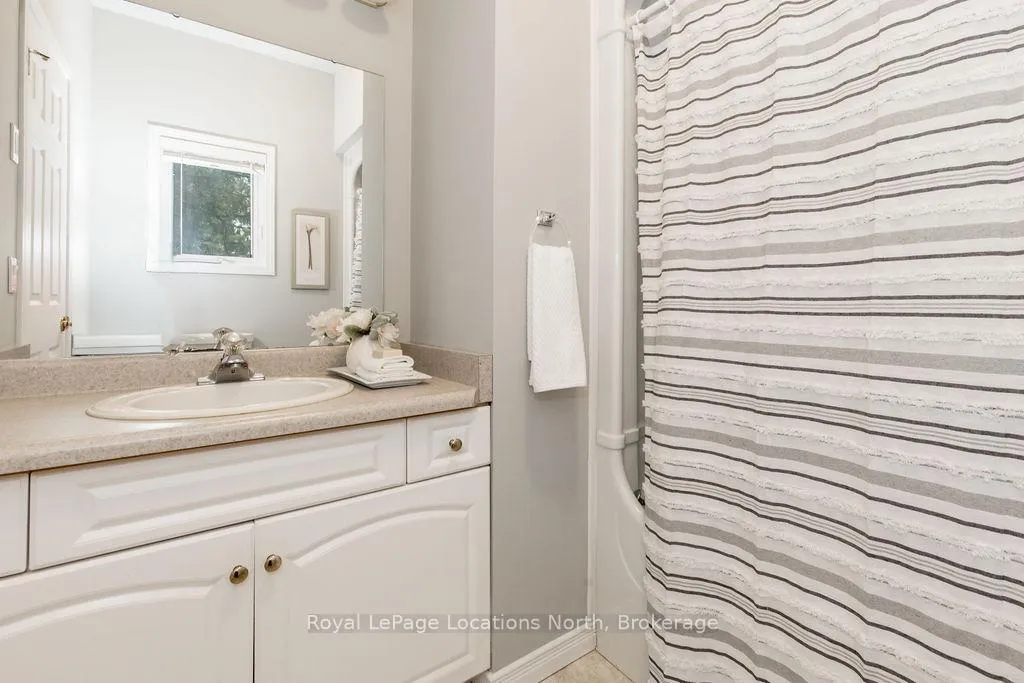 Photo 18 of 46 William Avenue, Wasaga Beach — HOMEH