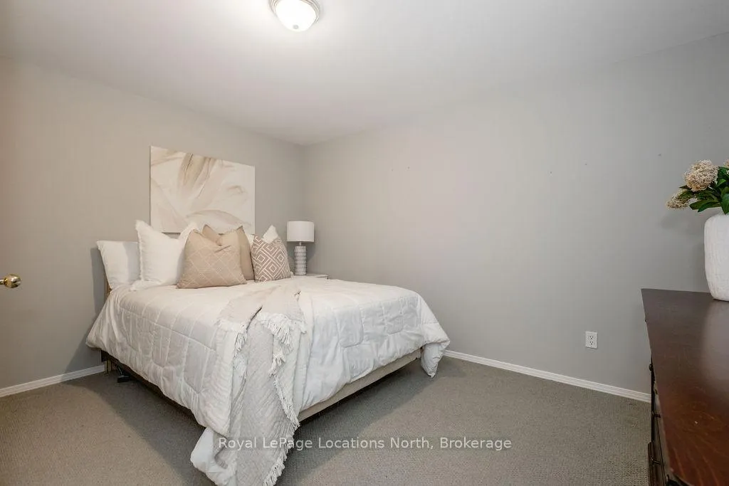 Photo 23 of 46 William Avenue, Wasaga Beach — HOMEH