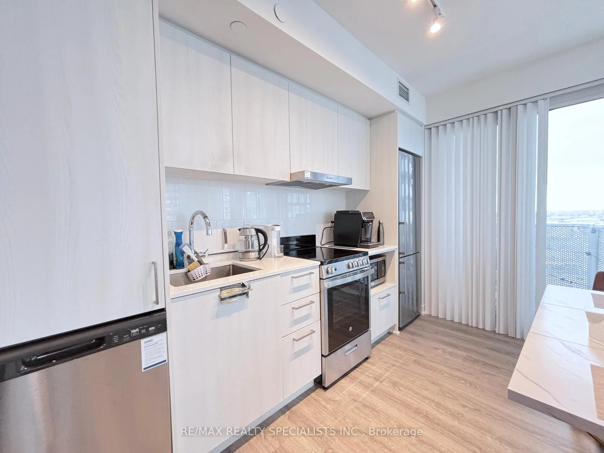 Photo 4 of Unit 2915, 195 Commerce Street, Vaughan, Vaughan Corporate Centre — HOMEH