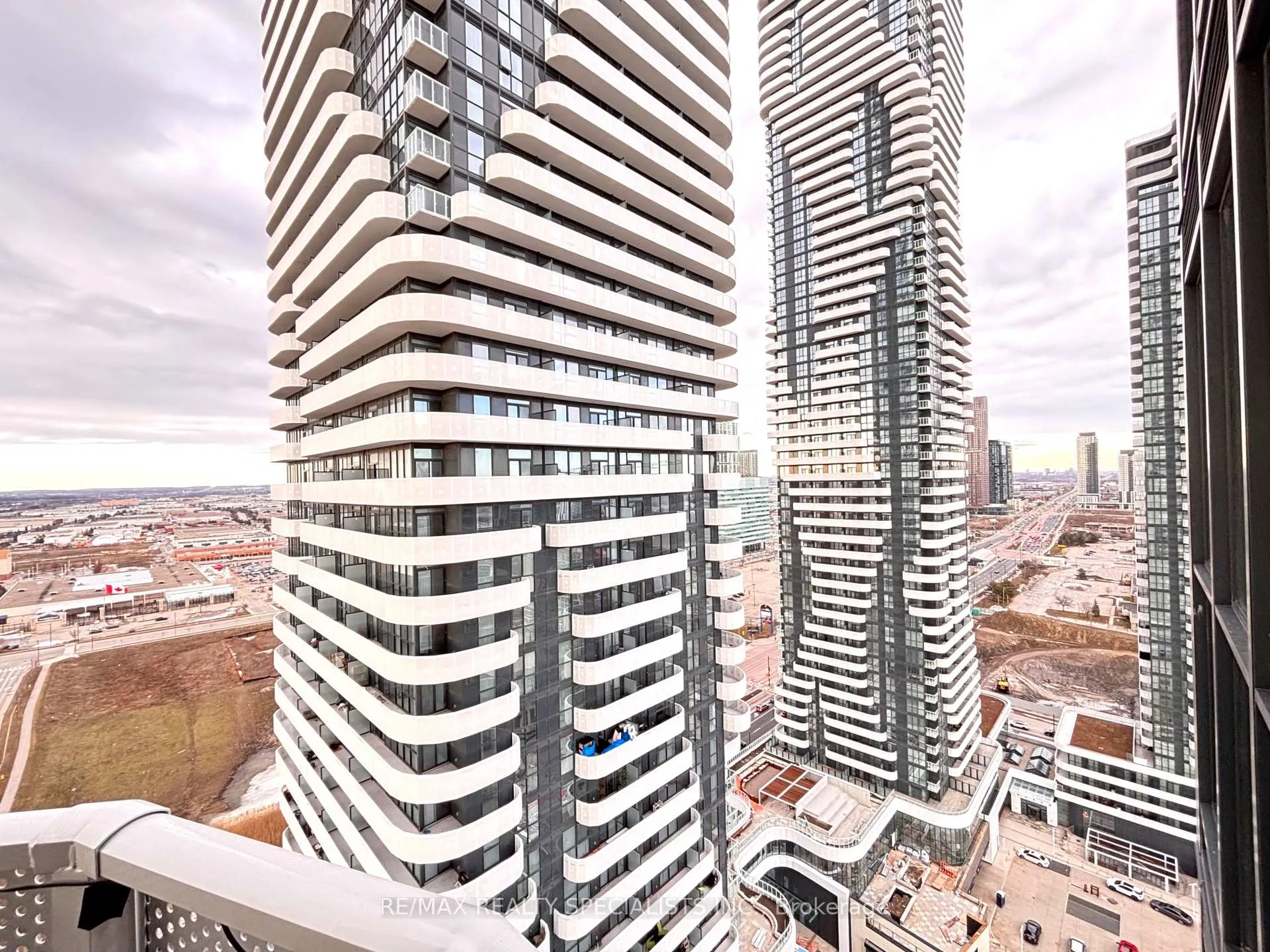 Photo 8 of Unit 2915, 195 Commerce Street, Vaughan, Vaughan Corporate Centre — HOMEH