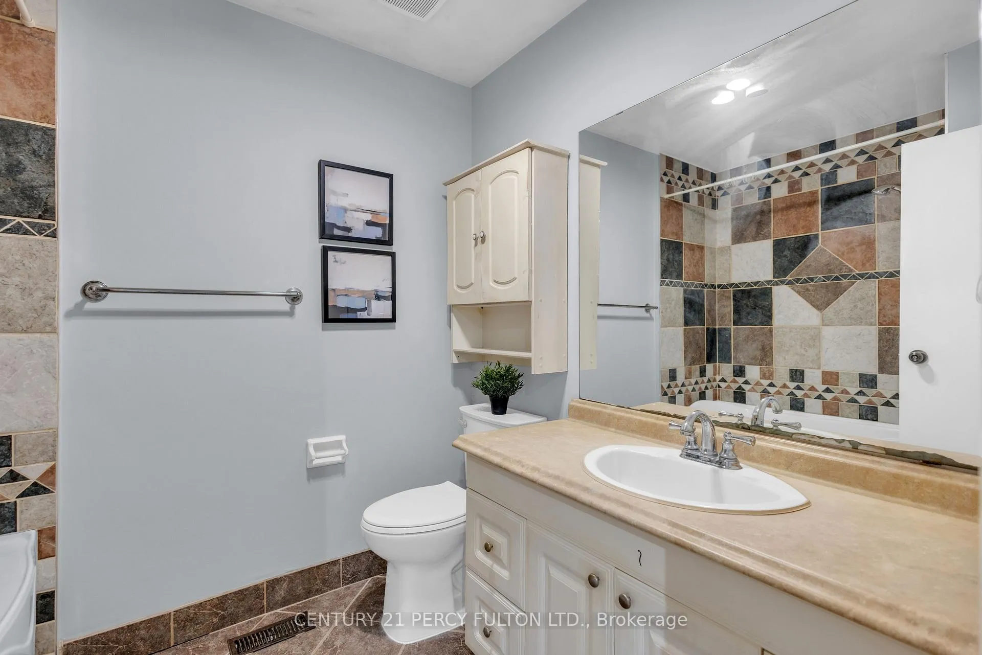 Photo 16 of Unit 23, 445 Pioneer Drive, Kitchener — HOMEH
