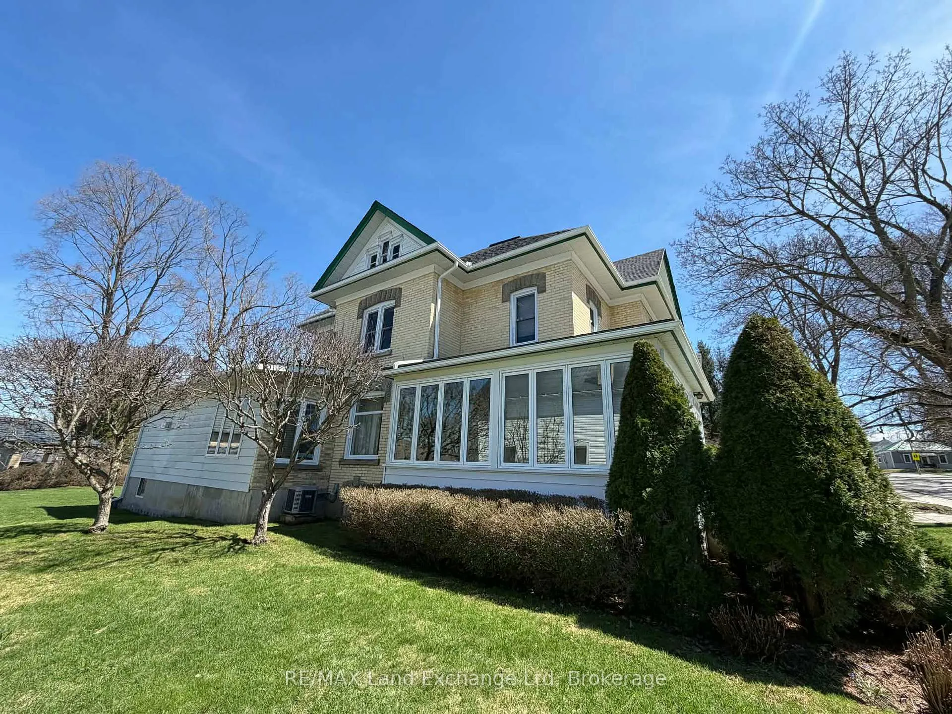 Photo 4 of 85 Patrick Street E, North Huron, Wingham — HOMEH
