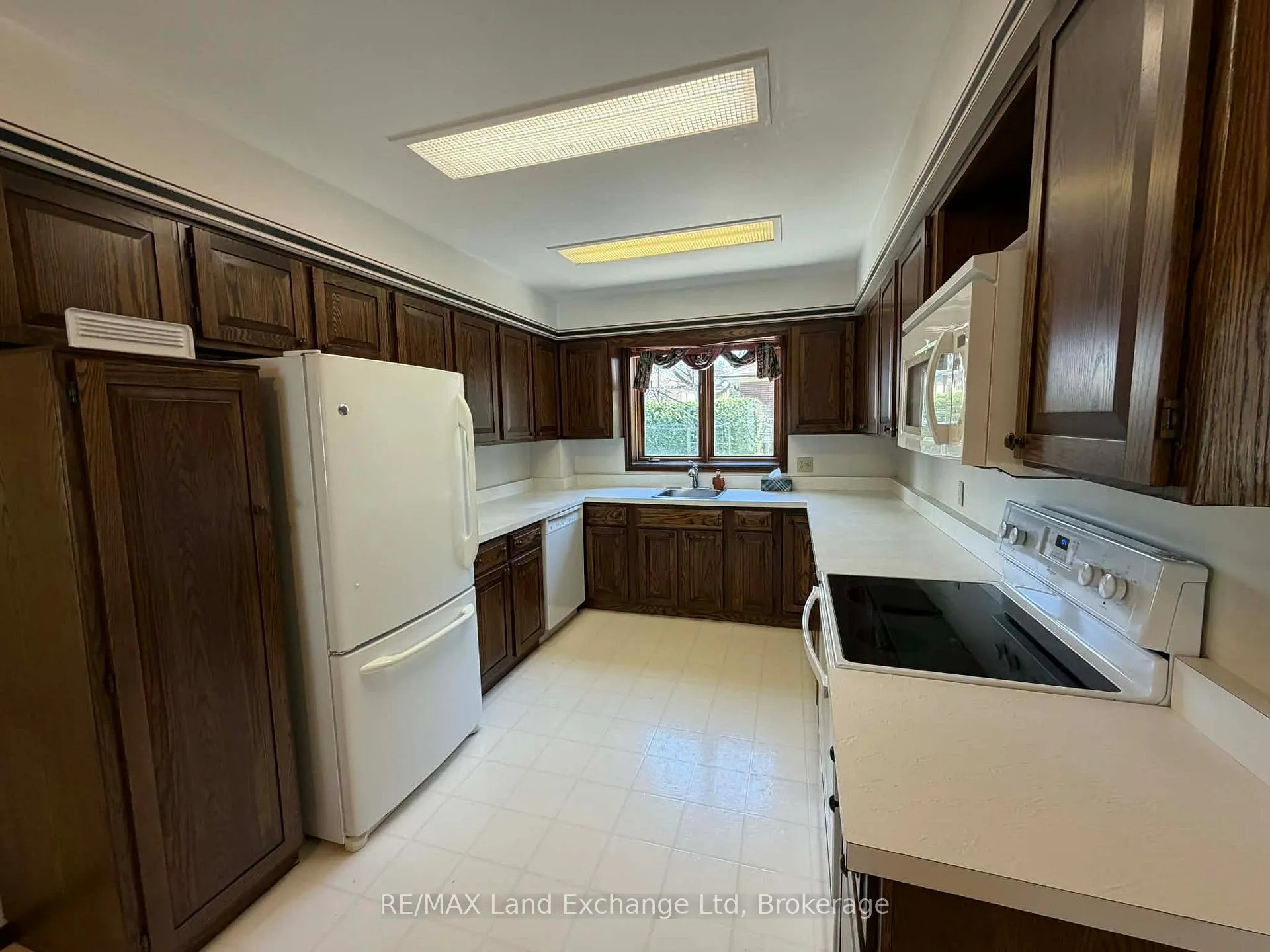 Photo 15 of 85 Patrick Street E, North Huron, Wingham — HOMEH