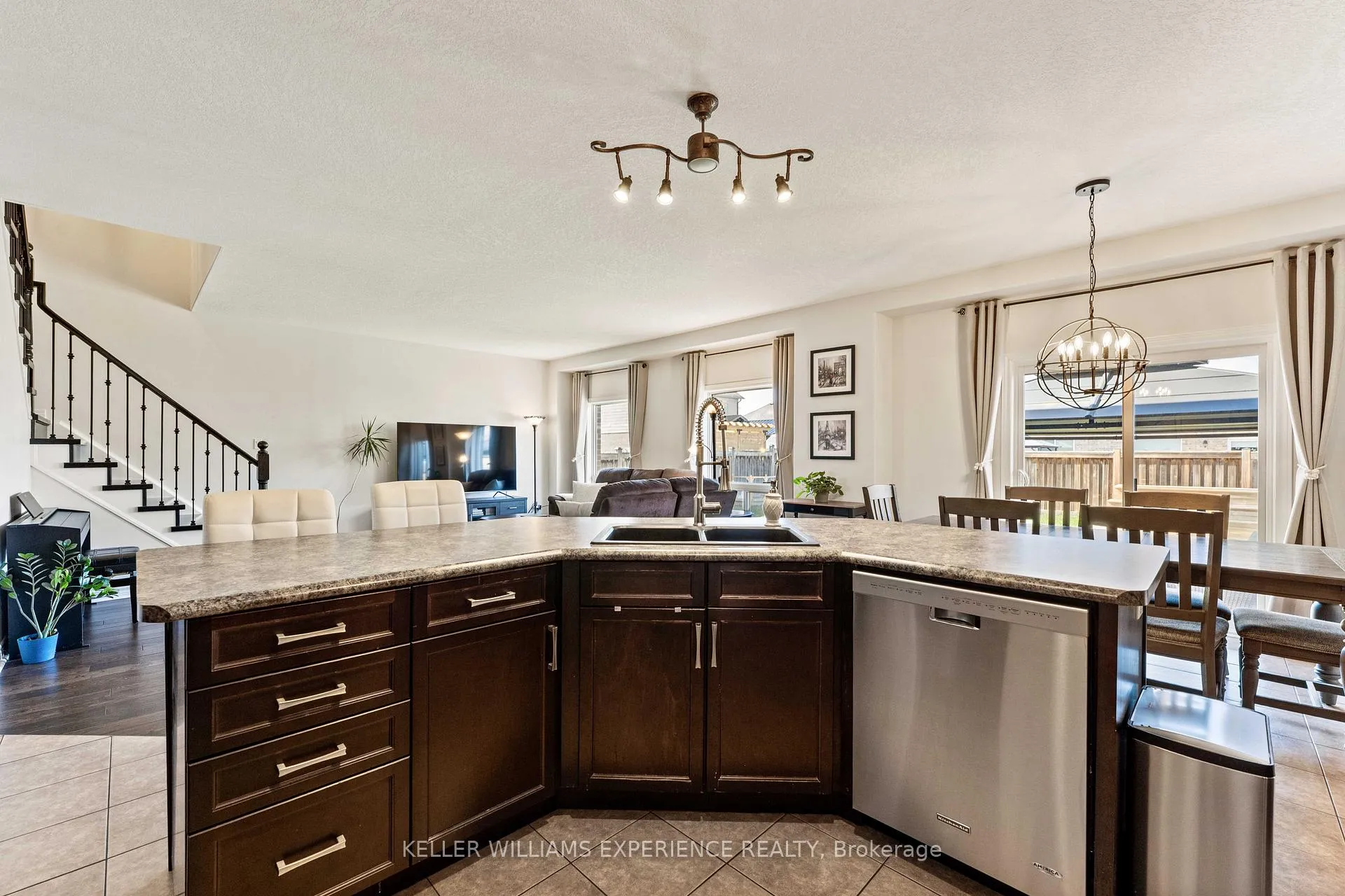 Photo 12 of 154 Arnold Crescent, Essa, Angus — HOMEH