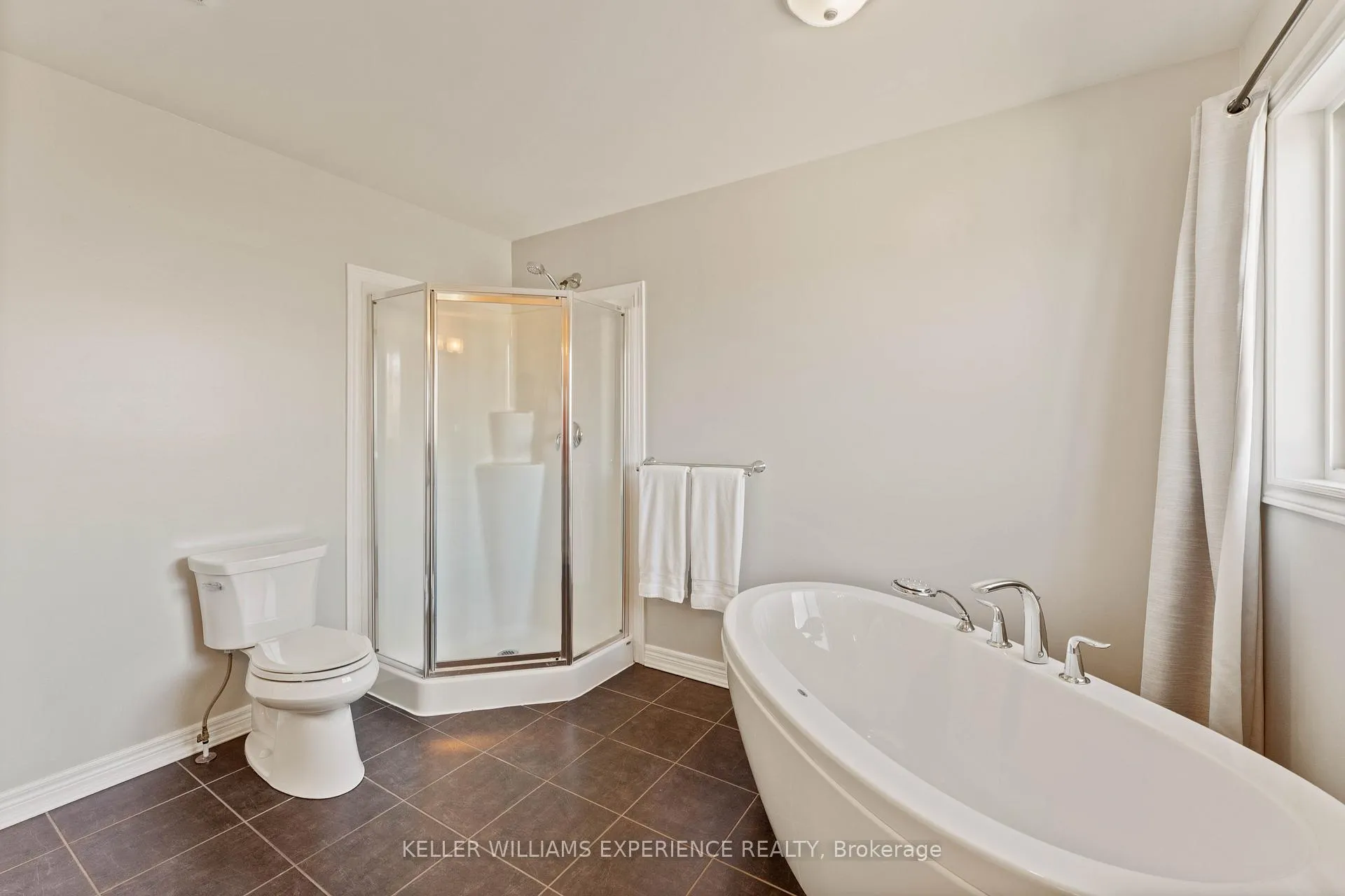 Photo 19 of 154 Arnold Crescent, Essa, Angus — HOMEH
