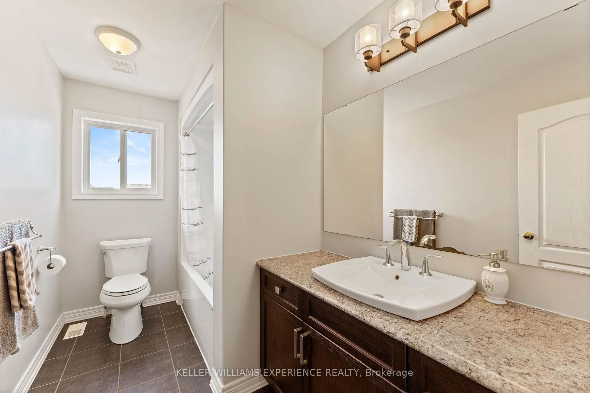 Photo 24 of 154 Arnold Crescent, Essa, Angus — HOMEH