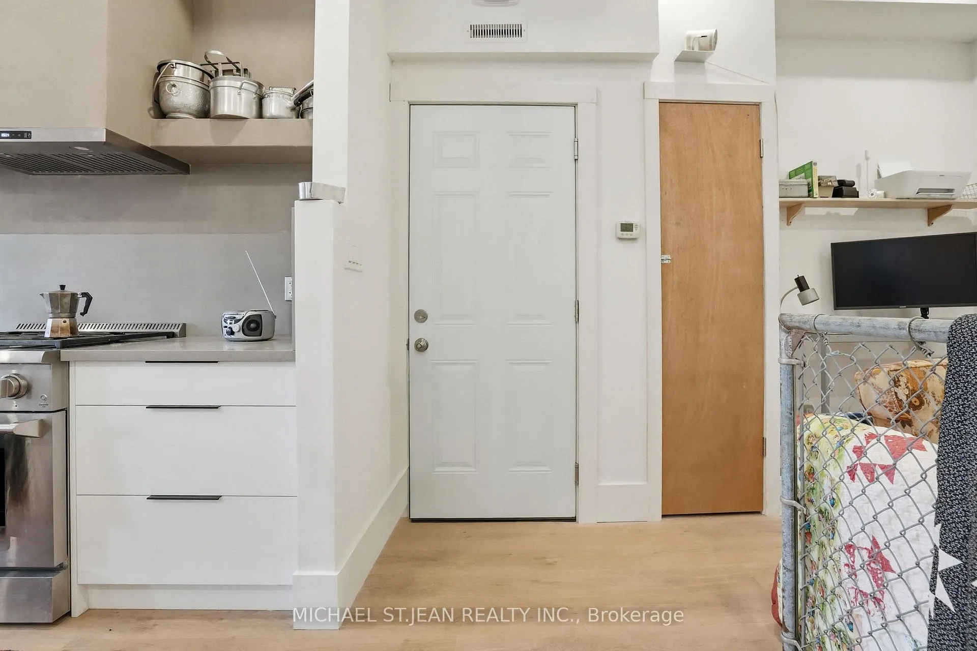 Photo 2 of Unit Upper, 472 Barton Street E, Hamilton, Gibson — HOMEH
