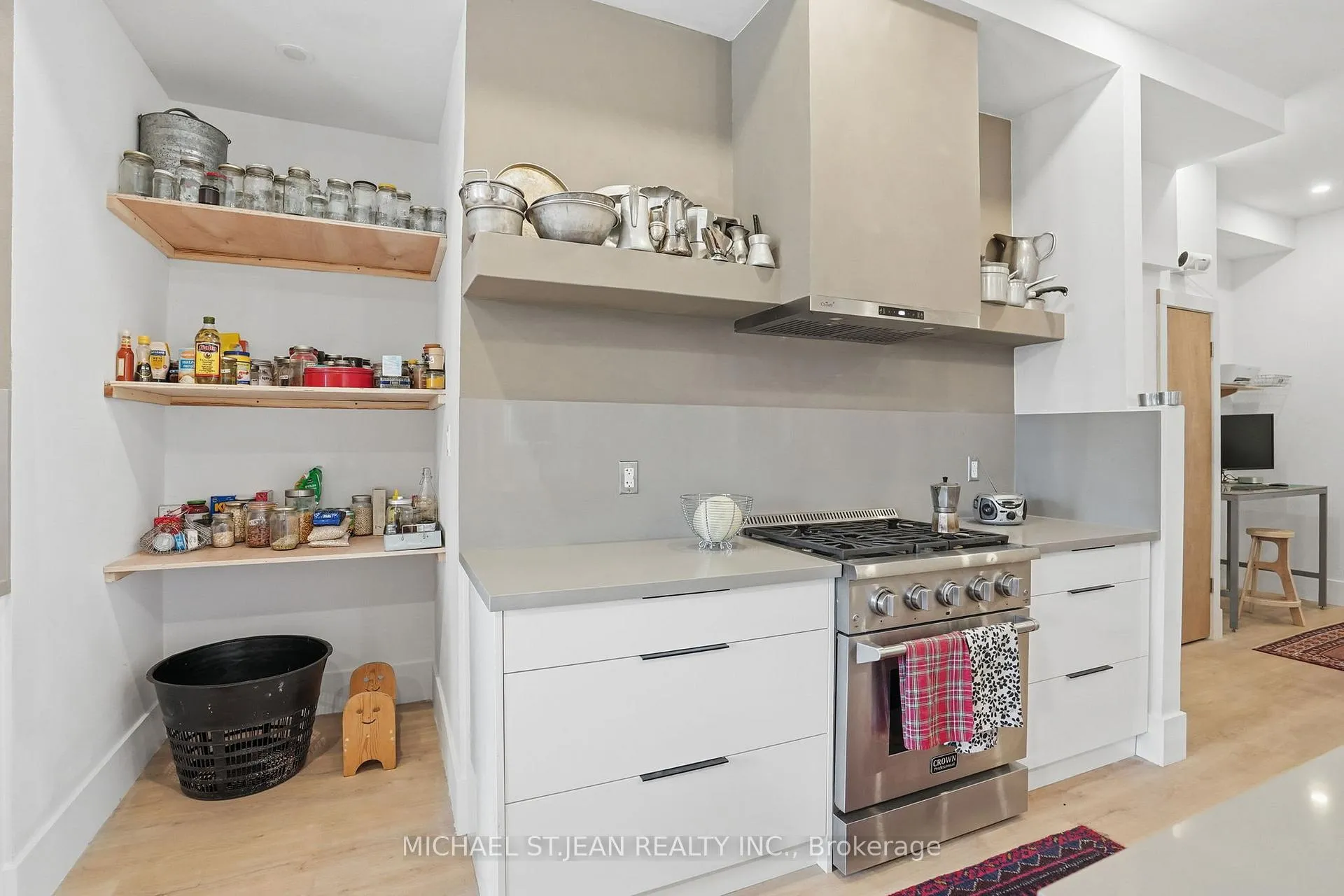 Photo 4 of Unit Upper, 472 Barton Street E, Hamilton, Gibson — HOMEH
