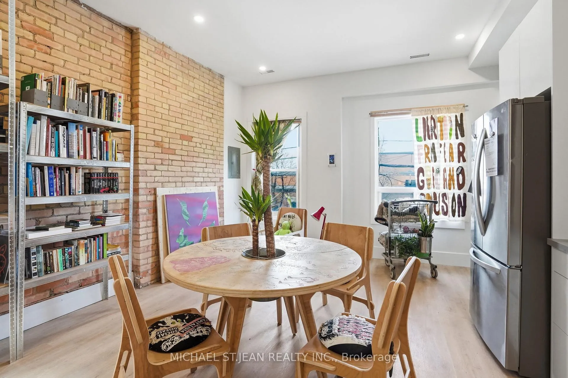 Photo 5 of Unit Upper, 472 Barton Street E, Hamilton, Gibson — HOMEH