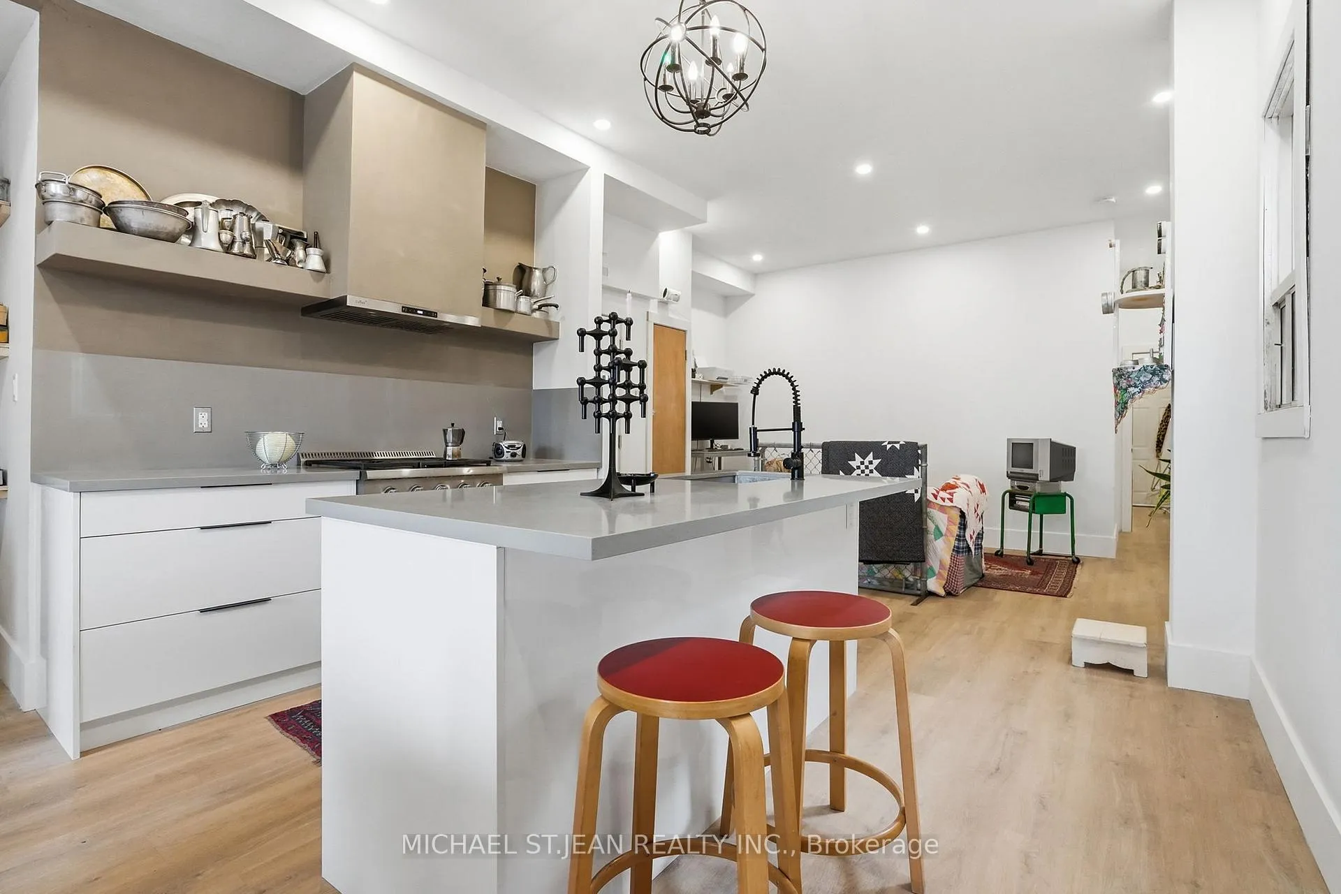 Photo 7 of Unit Upper, 472 Barton Street E, Hamilton, Gibson — HOMEH