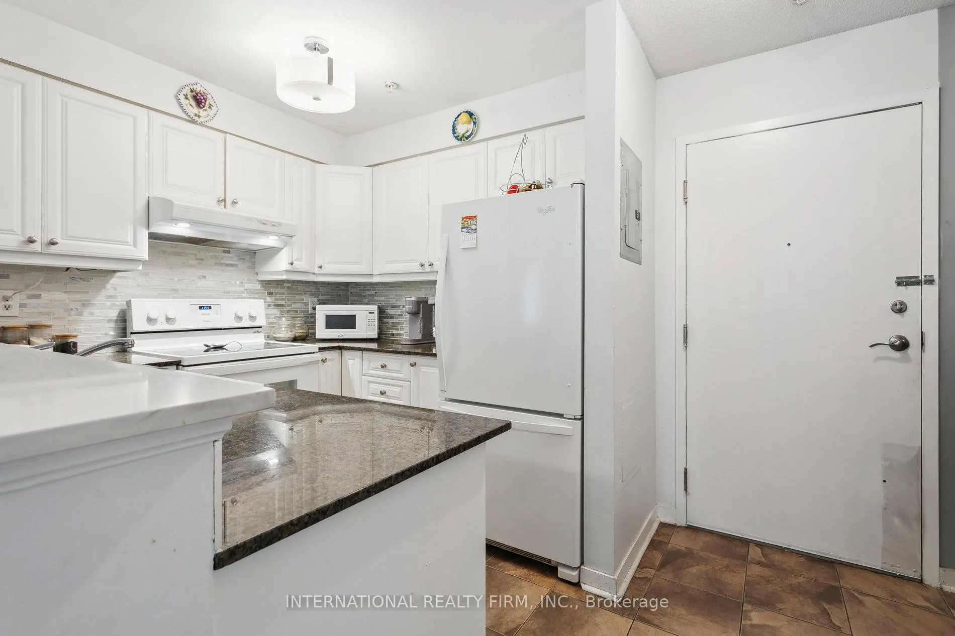 Photo 6 of Unit 2113, 6 Dayspring Circle, Brampton, Goreway Drive Corridor — HOMEH