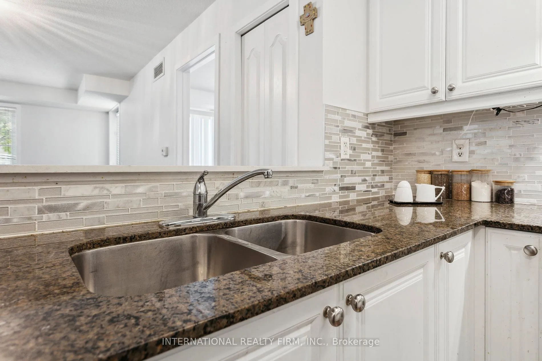 Photo 7 of Unit 2113, 6 Dayspring Circle, Brampton, Goreway Drive Corridor — HOMEH